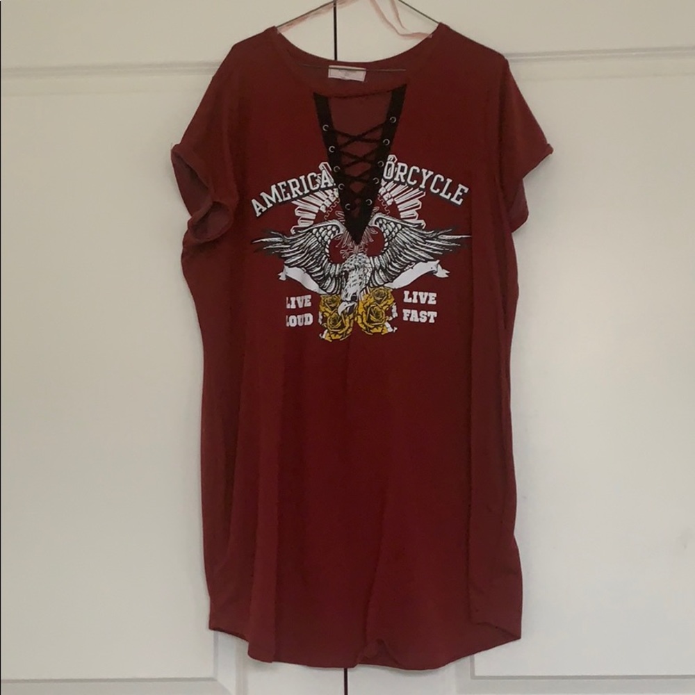 T-Shirt Burgundy dress